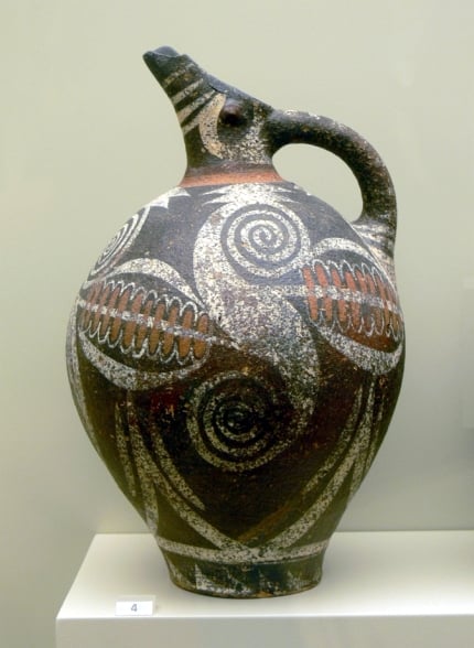 Vaso minoico com decoração policrômica