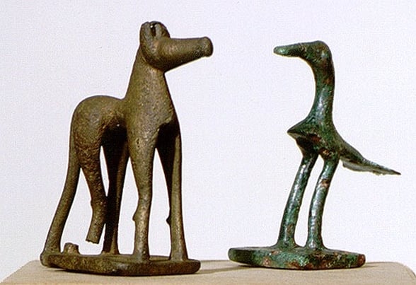 Estatuetas de cavalo e de ave aquática
