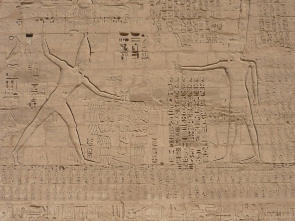 Ramsés III detém os povos do mar / detalhe