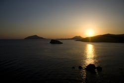 Pôr do sol na Grécia atual