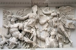 Atena, Gaia e o gigante Alcioneu
